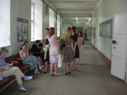 студенты в холле 2 этажа корпуса№2